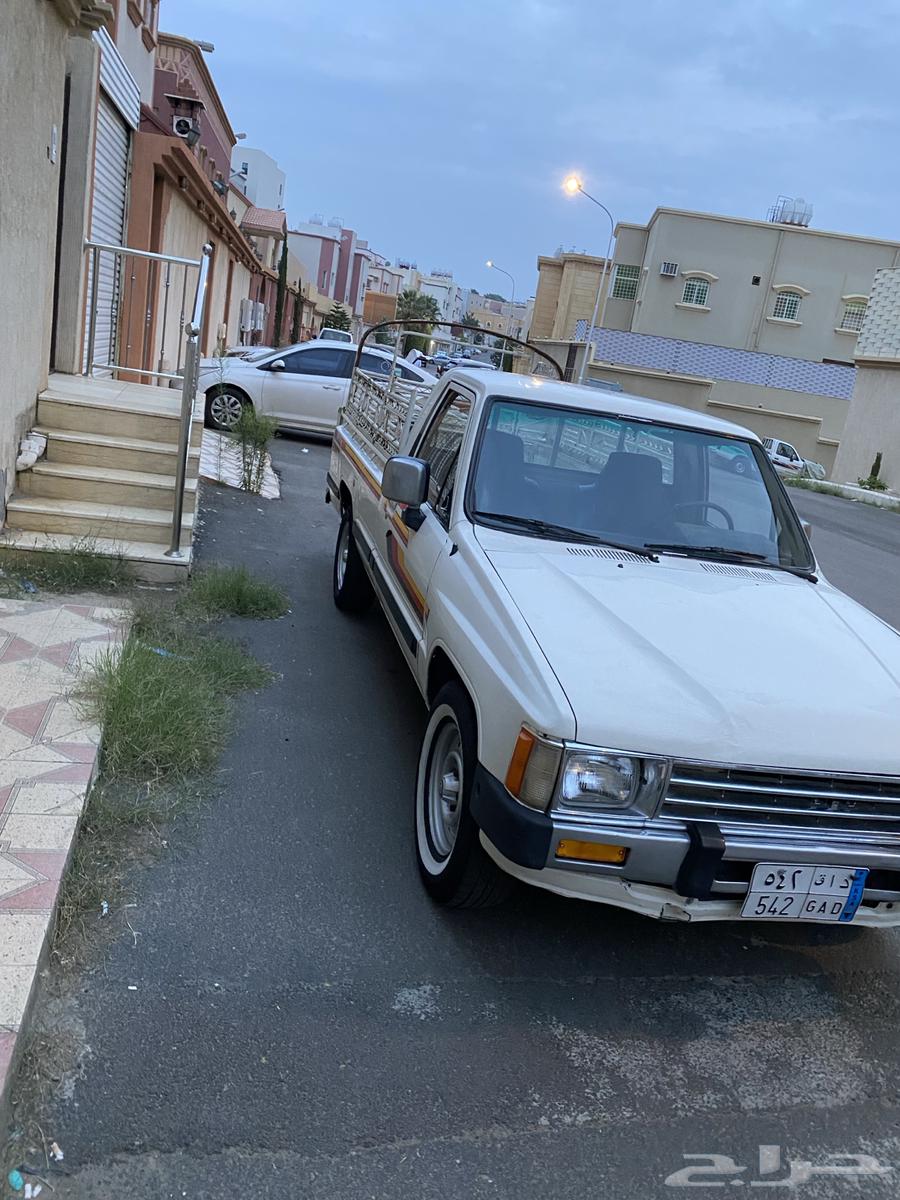 HiLux 85 Five Seaters64518339652738113