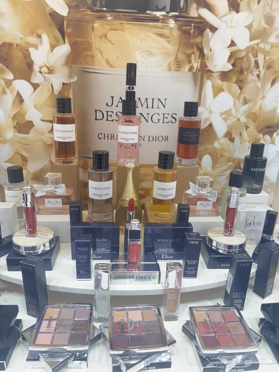 مكياج ماركة ديور الاصلي64374039091587110