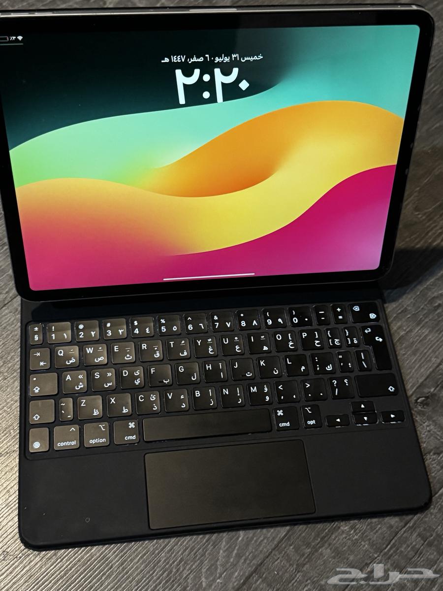 iPad Pro 11-inch 2nd Generation 128GB Wi-Fi + Cellular Keyboard64368105282563110