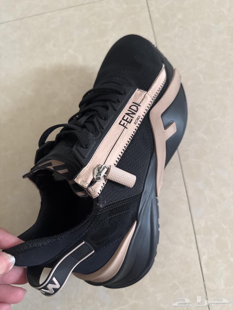 سنيكر نسائي fendi اصلي من المملكة64366482974722112