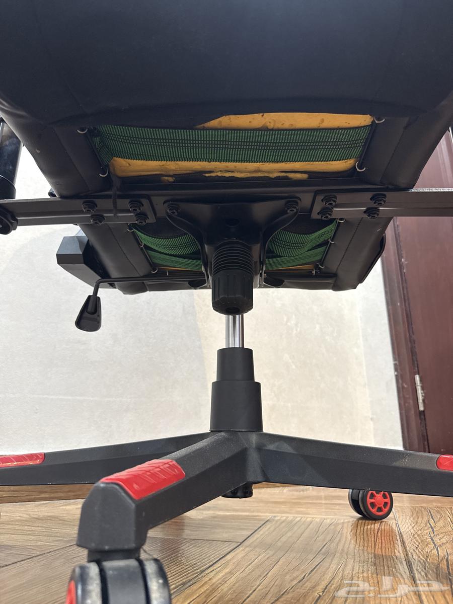 كرسي قيمنق استخدام نظيف نوع الشركه DATAZONE كفرات سليمه64375171200643111