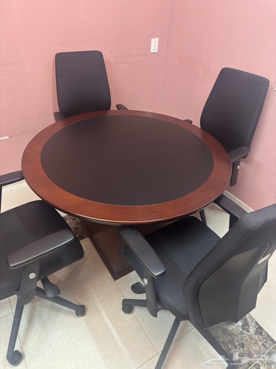 Round table with 4 chairs64372478208641112