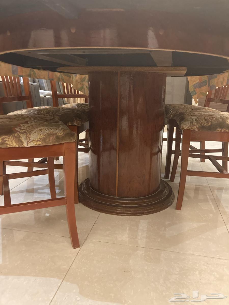 طاولة طعام مع ثمانية كراسي ودولاب64369396498179113