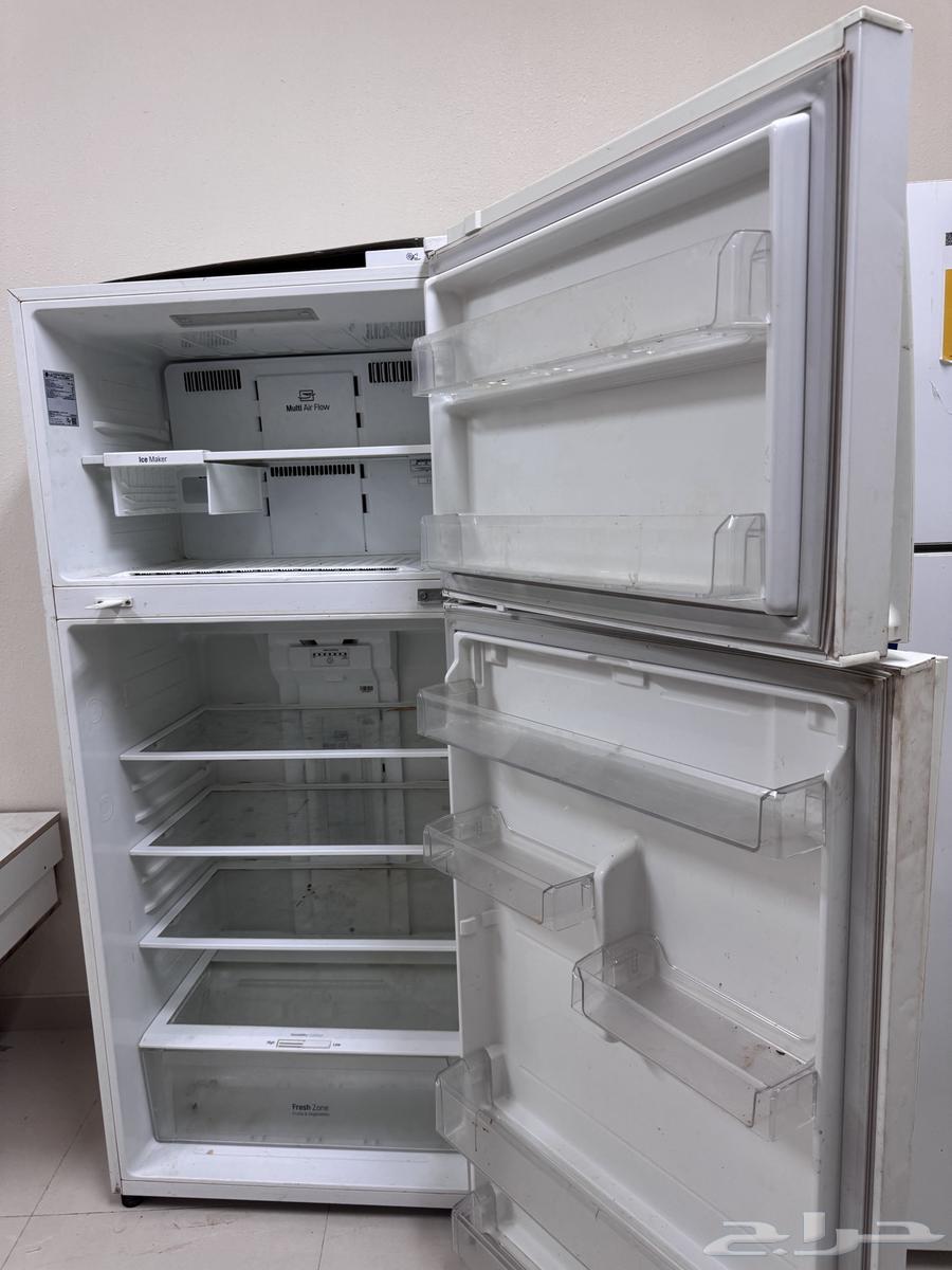 2 large refrigerators for sale, need maintenance, price 200 for both64368616102787111