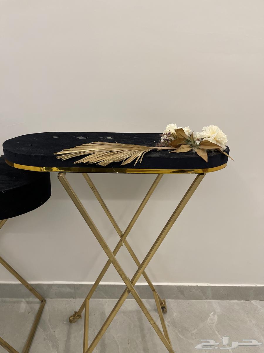 طاولات للبيع64374876516610111