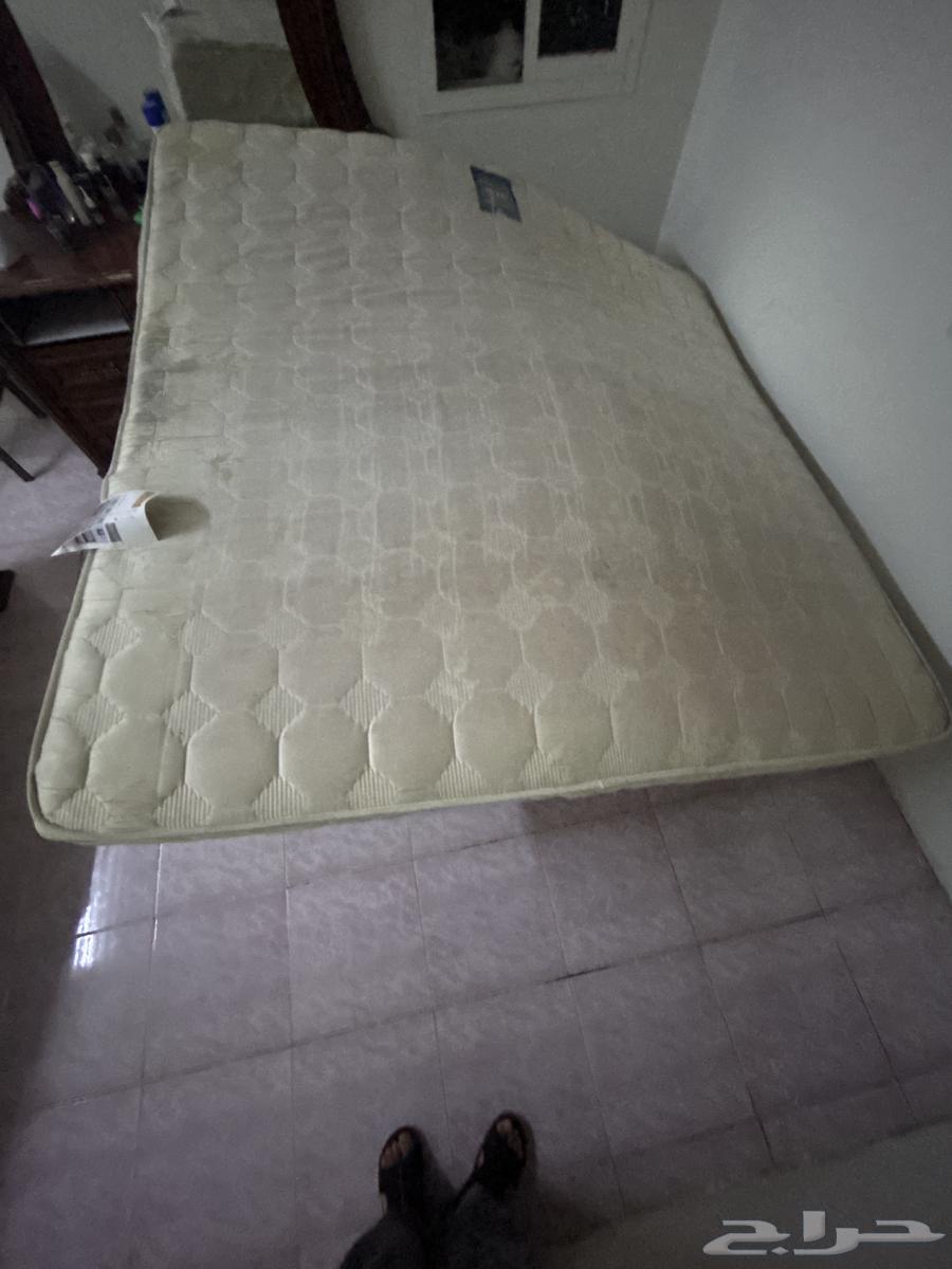 Items for sale: double bed with mattress, dressing table with mirror, and washing machine64375946944001114