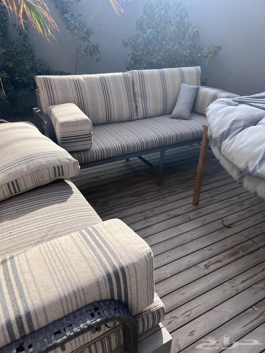 كنب حديد خارجي مع طاولة خشب64370871328642113