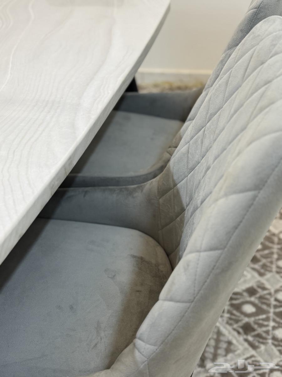 Dining table with 6 chairs64363309153793110