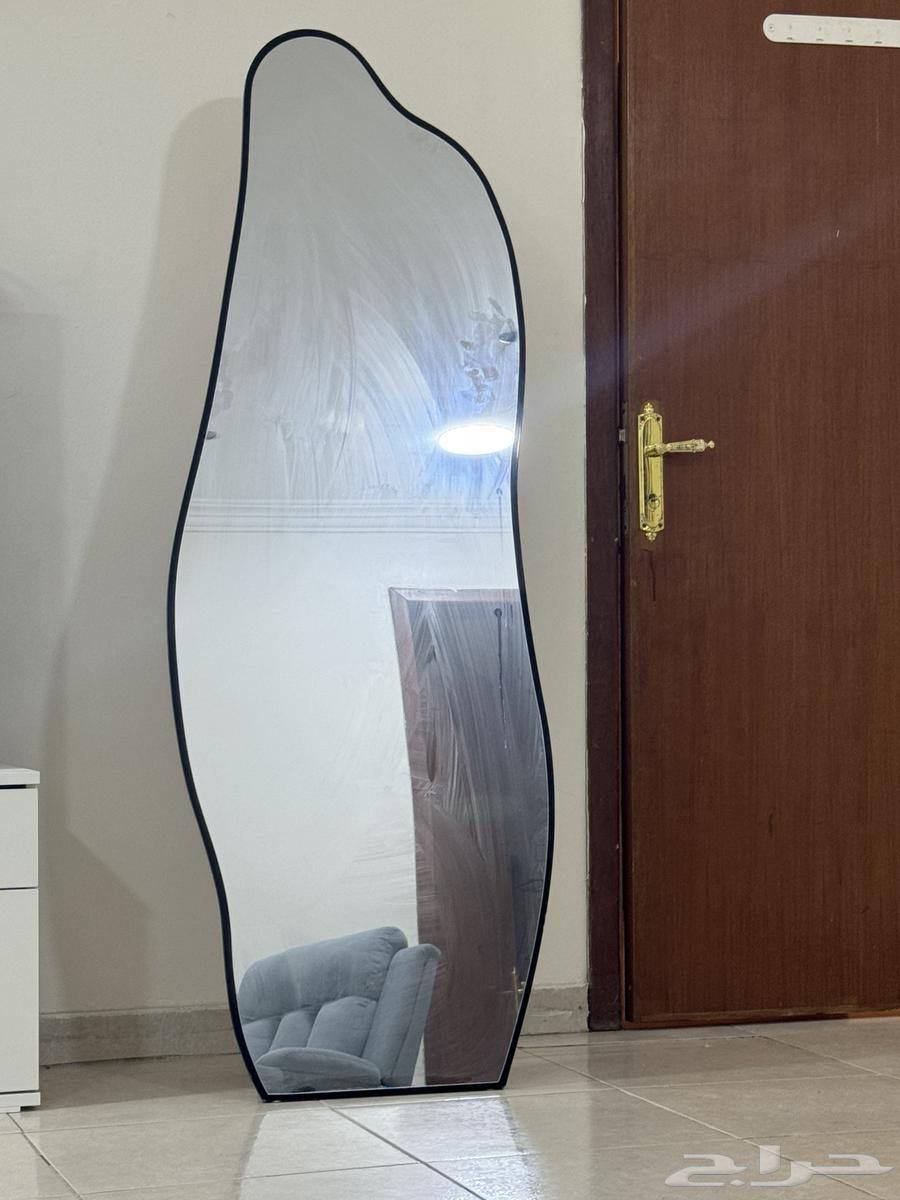 Mirrors with stand64373356709761112