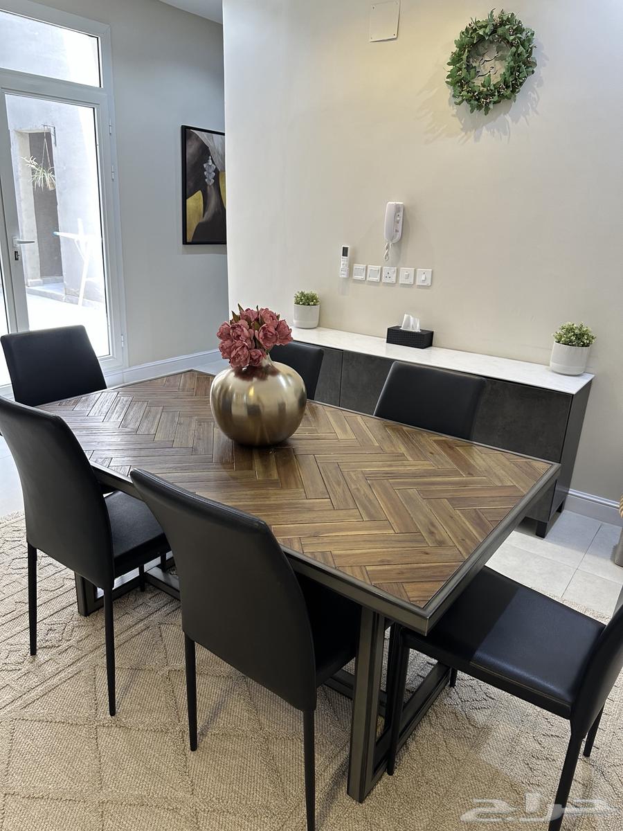 طاولة طعام فاخرة مع الكراسي64369557343747113