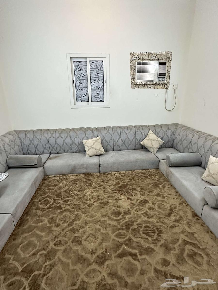 كنب أرضي رمادي للبيع64375917008643110