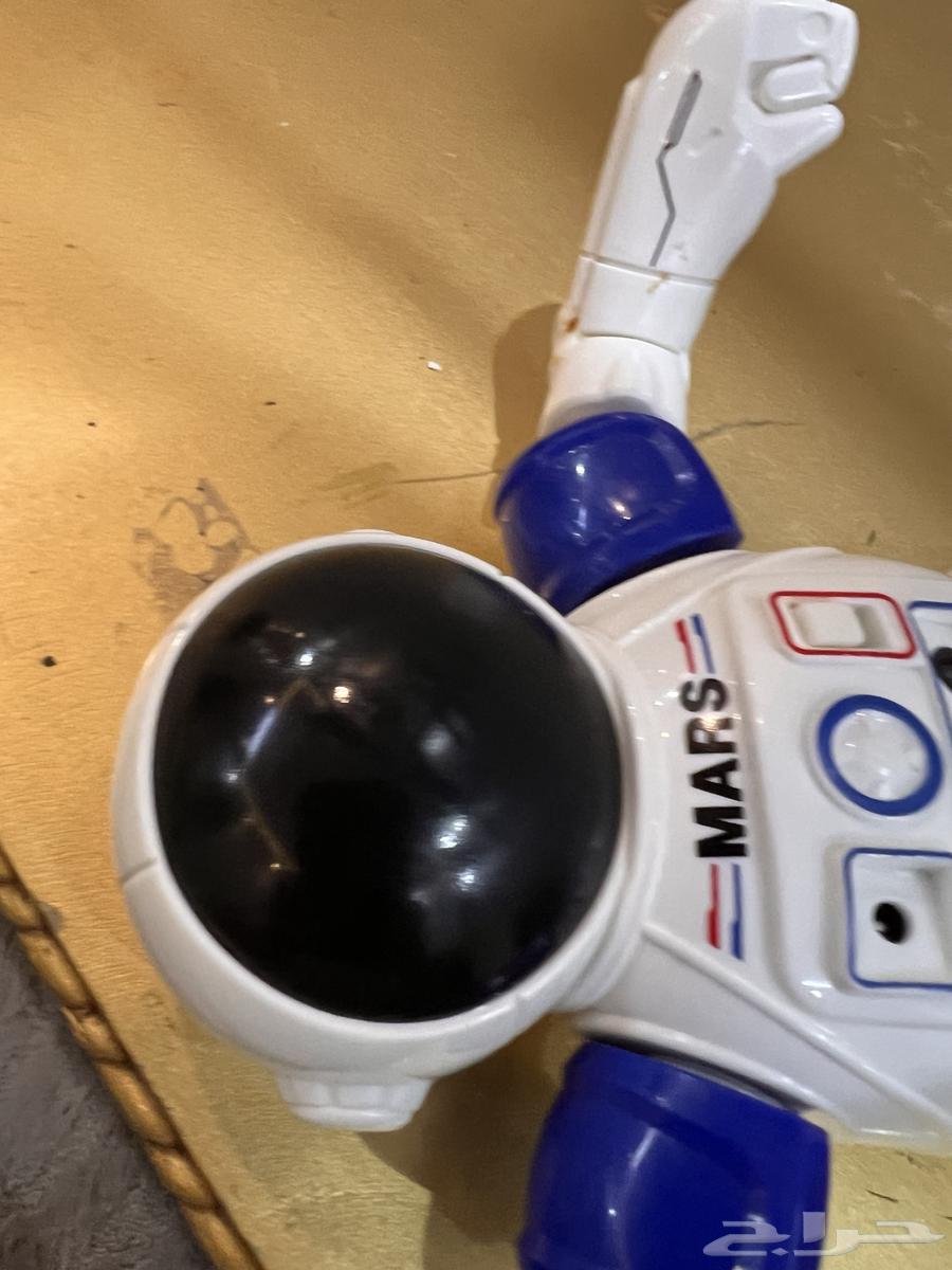 ربوت ذكي و جديد فيه ميزات كثير64374097851138111