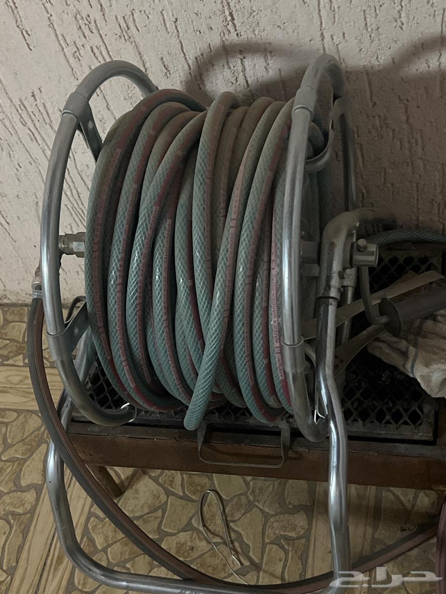 ليى مع حامل جداري64374038976899110