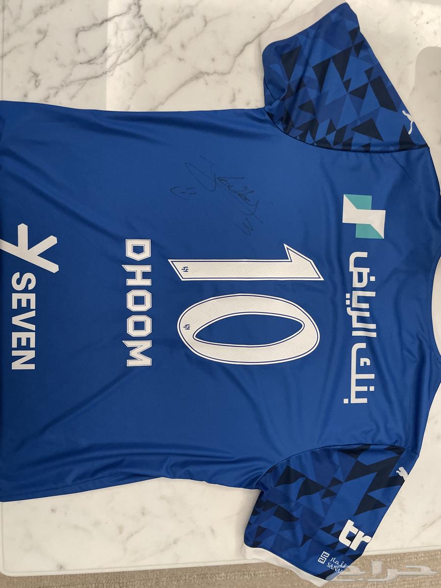 Al-Hilal last season's T-shirt, player-signed, large size64371496657667113