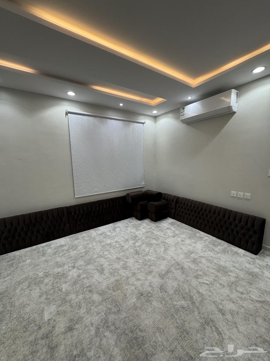 مساند ظهر خشب 8 قطع في المهدية64368354333697112