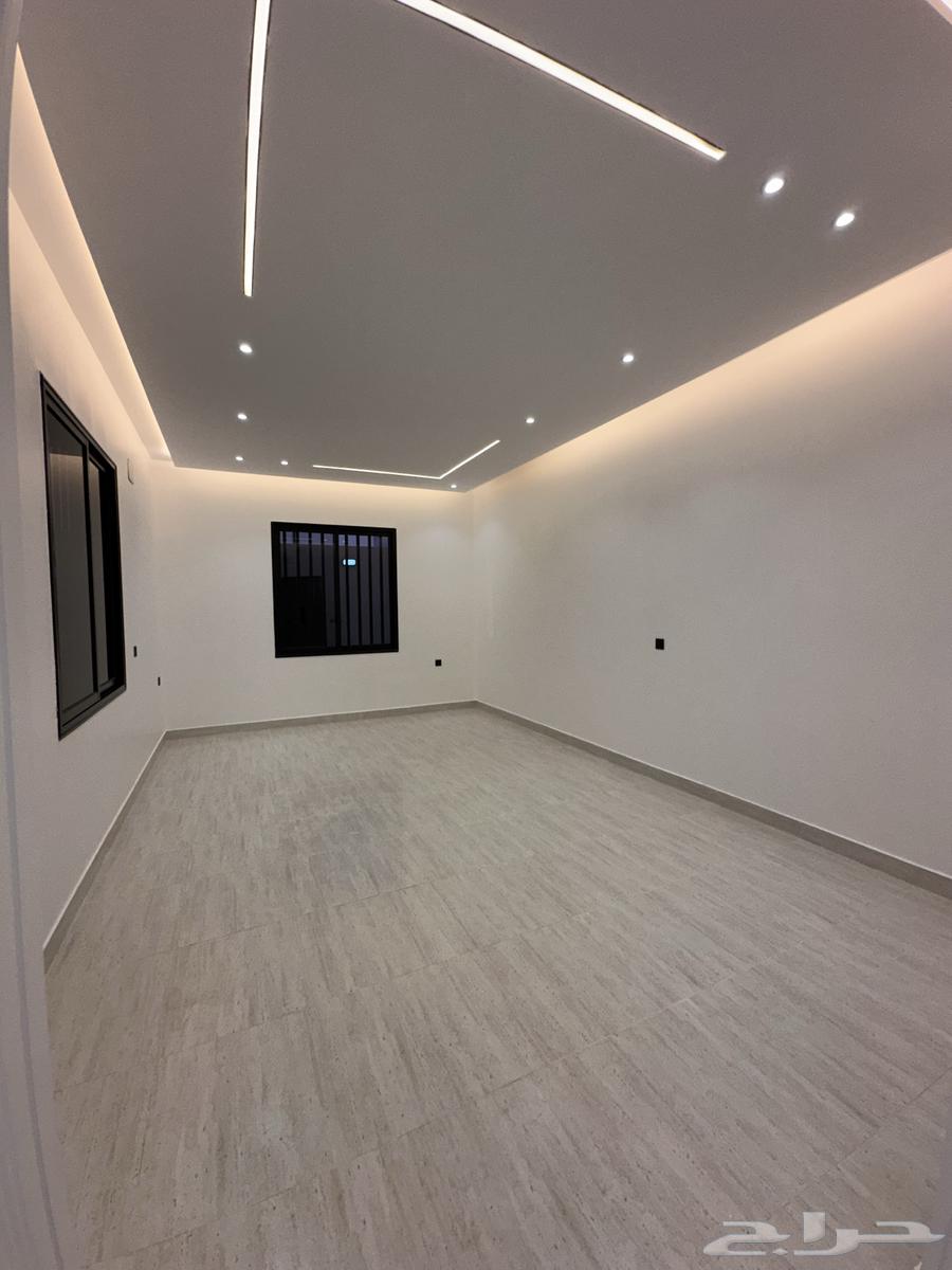 للبيع شقه دور ارضي بحوش تشطيبvipاحدرفيده موقعها وسعرها مميز63613872033921112