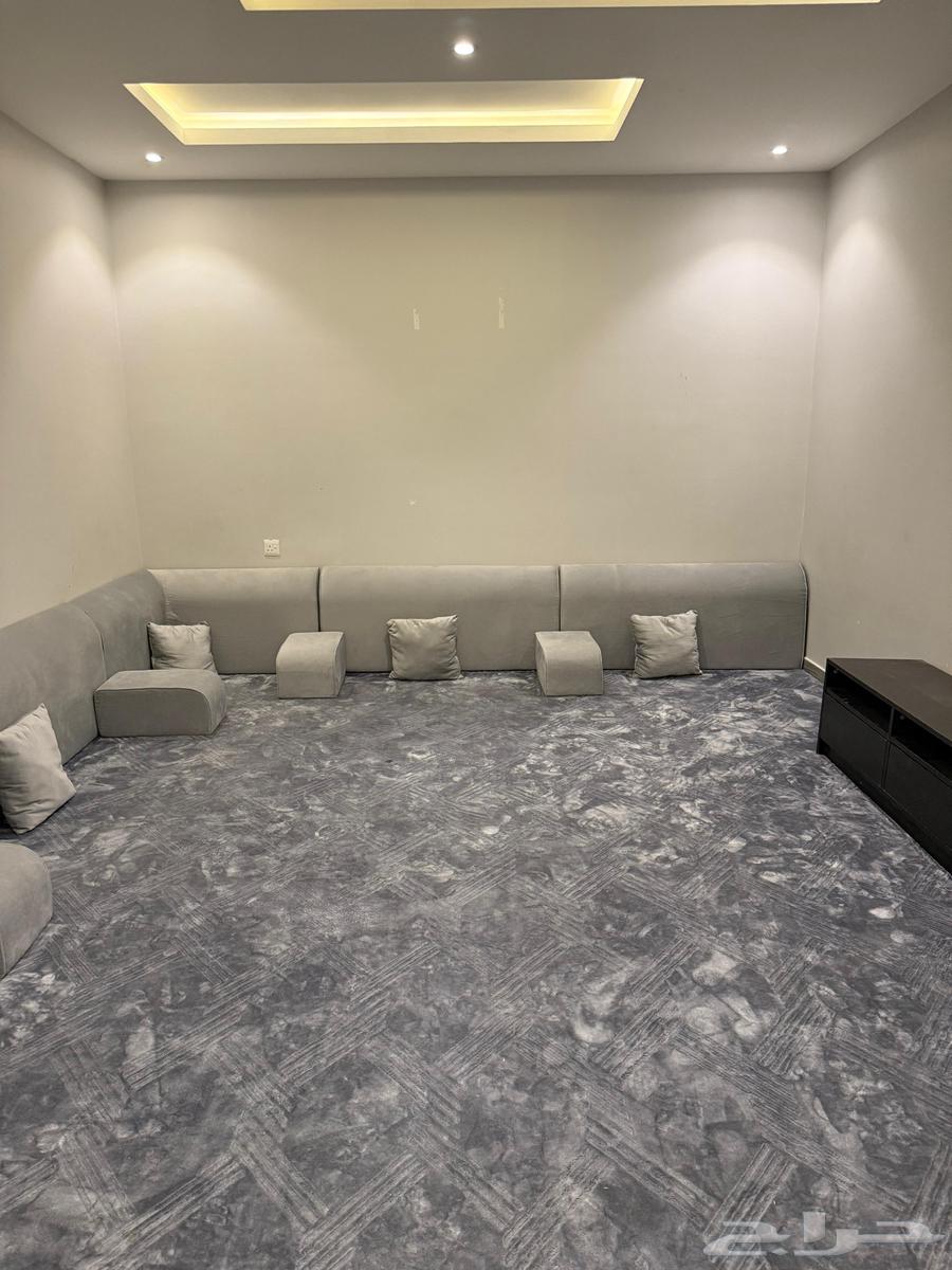 للبيع مجلس كامل64373418353155111