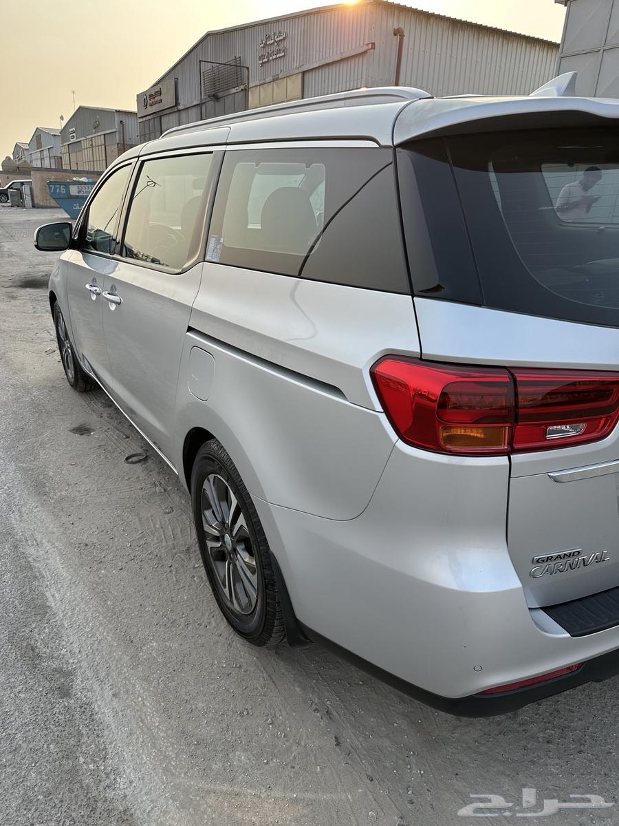 كيا كرنفال للبيع موديل 2019(بنزين)64515444691842113