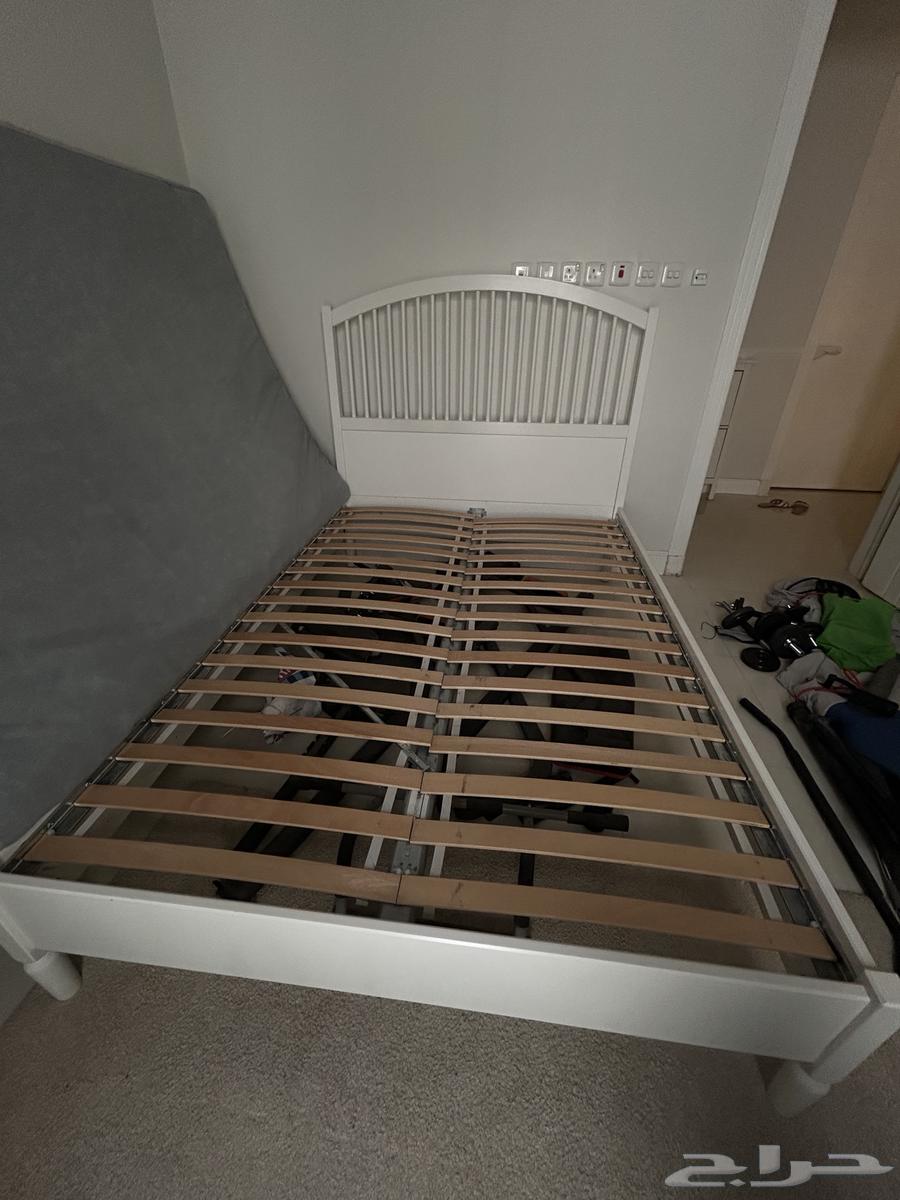 سرير شبه جديد مع المرتبه من ايكيا64366189992193111