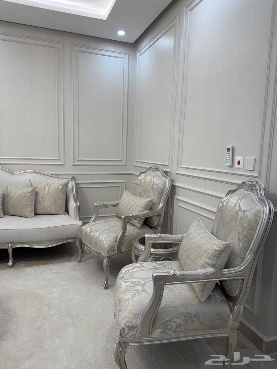 للبيع كنب مجلس مع طاولات64368426723074113