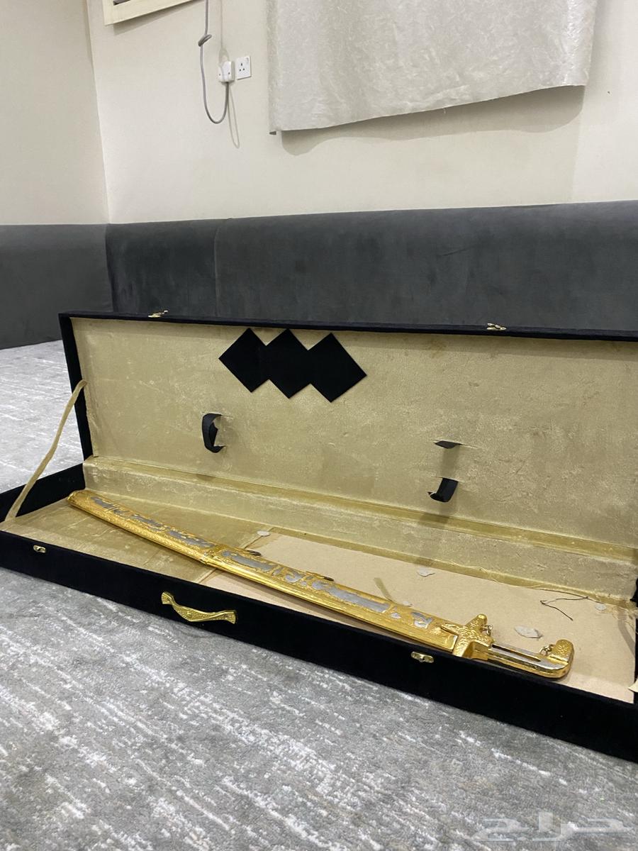 Sword with its box64372668039043111