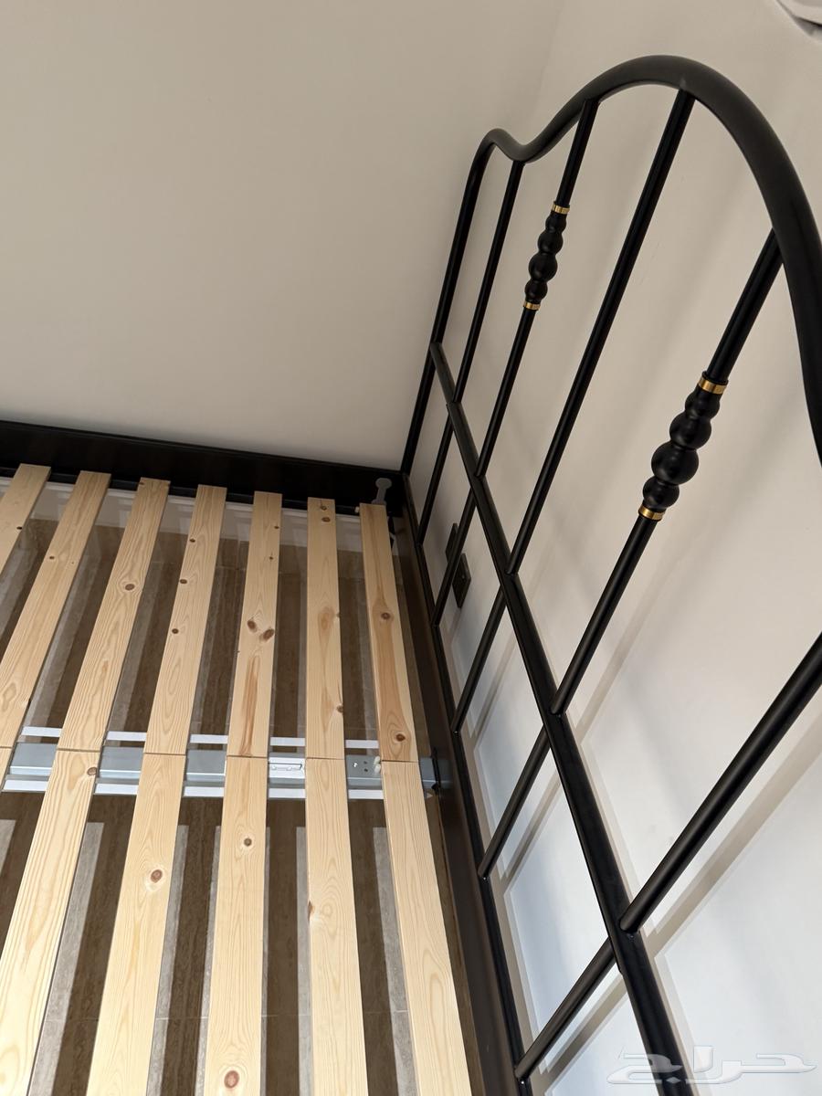 سرير من ايكيا64369542601346112