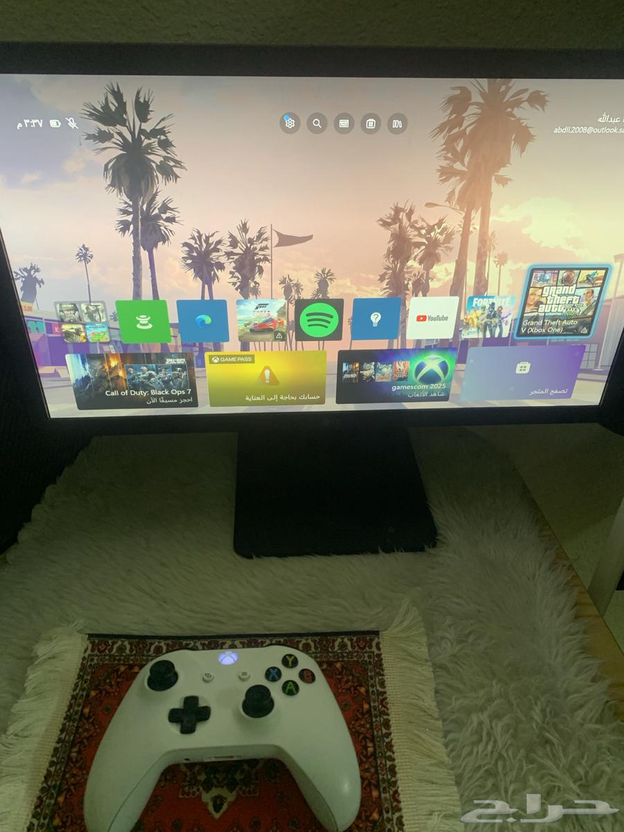 Xbox 1 with screen64370352081153111