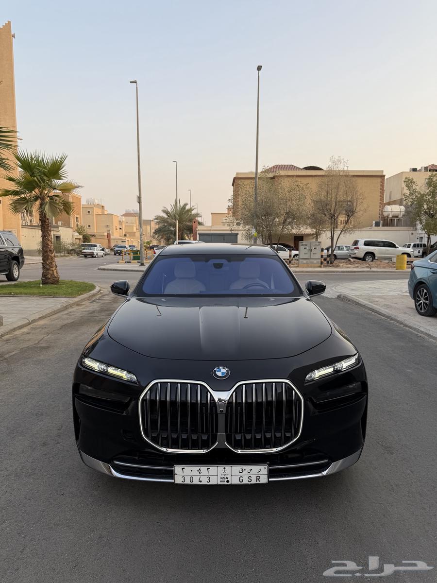 بي ام دبليو 2023 EXCELLENCE LINE LI73564516310821633111