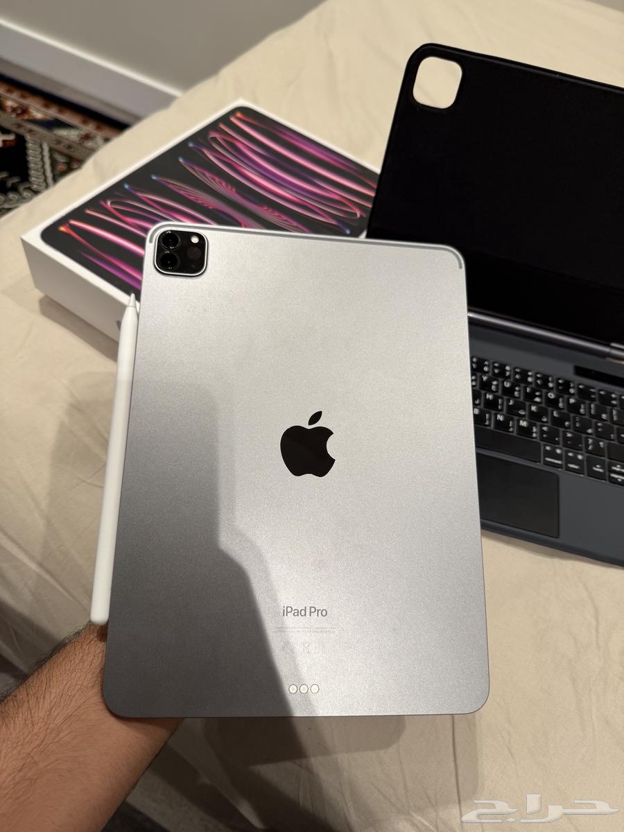 ايباد برو استخدام حشمة مع قلم و كيبورد64363891982210110