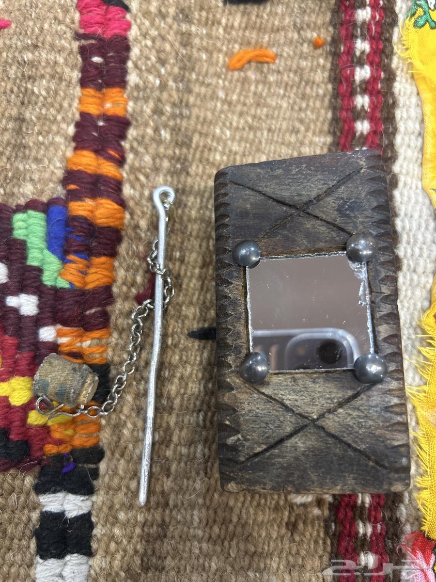 Ancient kohl container64373624927747113