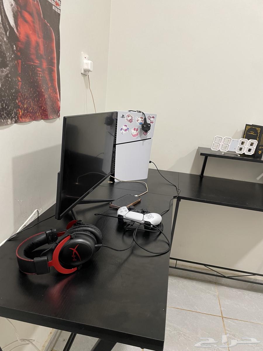 سرير نفر وطاوله قيمنق كبيره64366819669250112