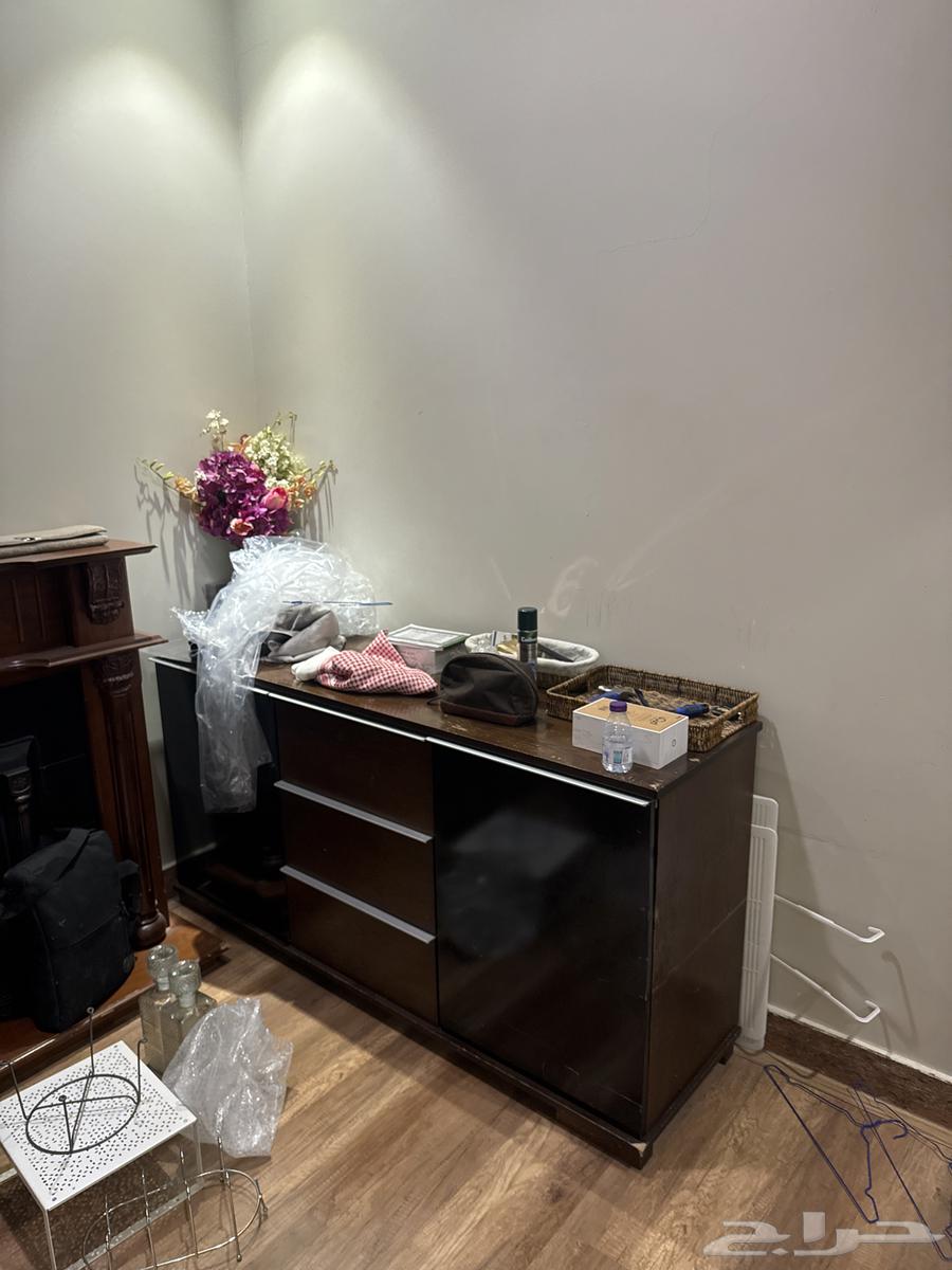اثاث للبيع   غرفه دولاب بالتسريحة   طاولات زي ماموجود64372565226627110