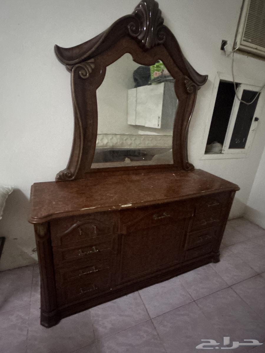 Items for sale: double bed with mattress, dressing table with mirror, and washing machine64375946944001112