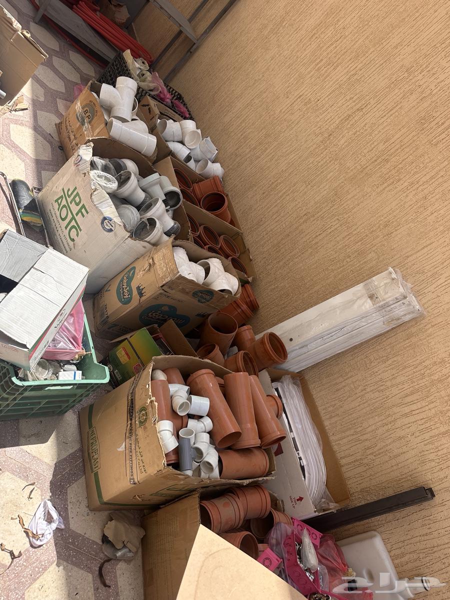 اغراض محل سباكة كاملة مع الرفوف64367784996738110