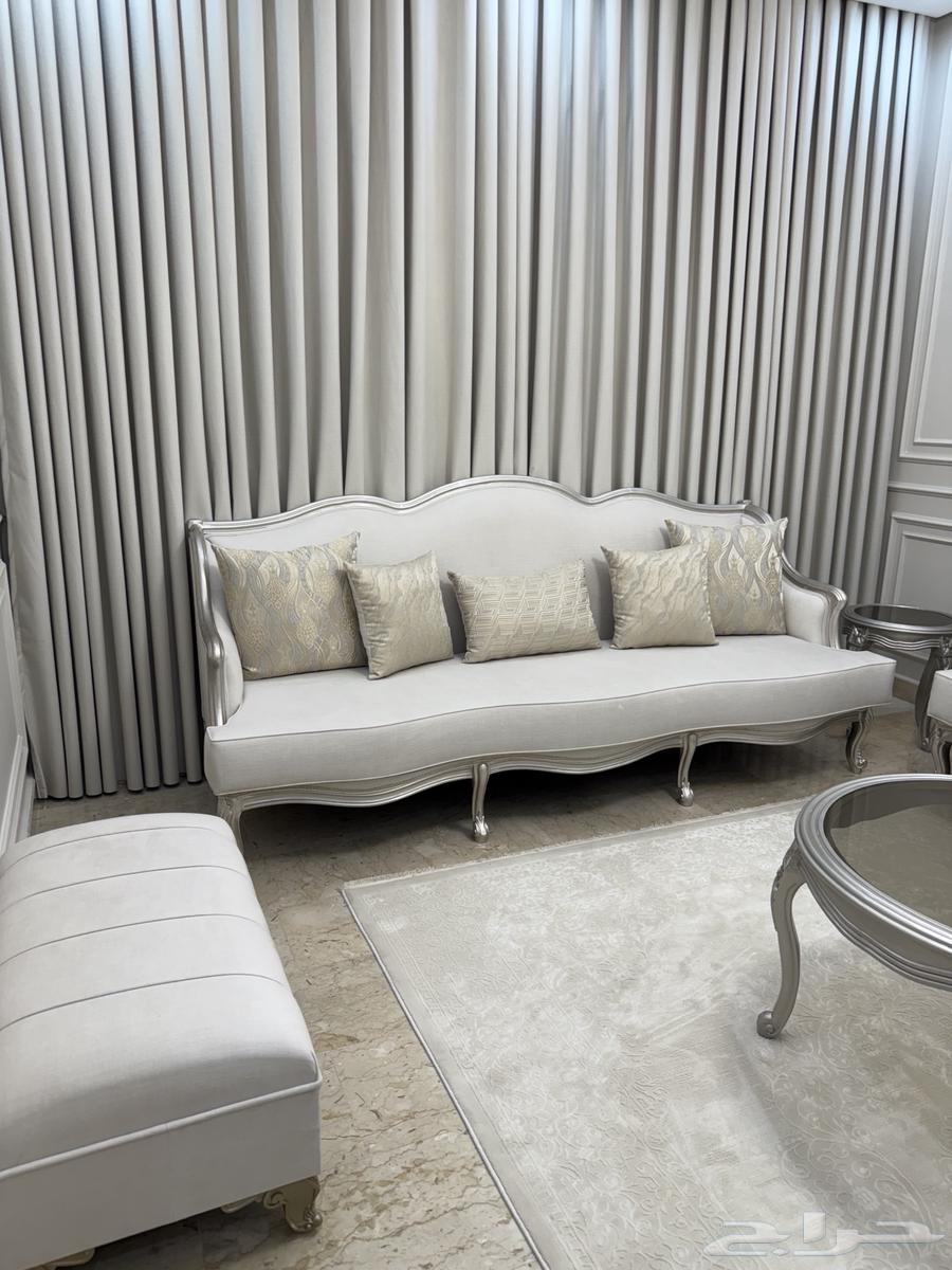 للبيع كنب مجلس مع طاولات64368426723074111