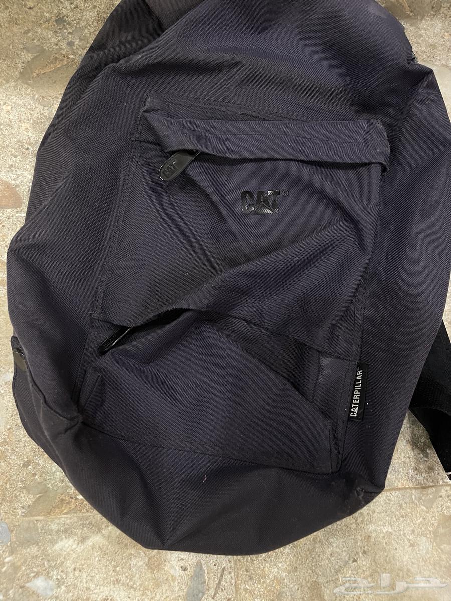 There is a Diddas brand and Cat brand in good condition with no defects64373388381442114