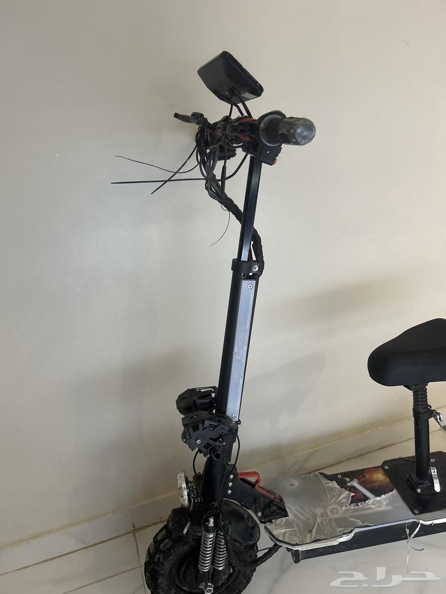 Scooter for sale with front and rear dual motors, four wheels, 4000 watts, very fast with screen64372097437186111