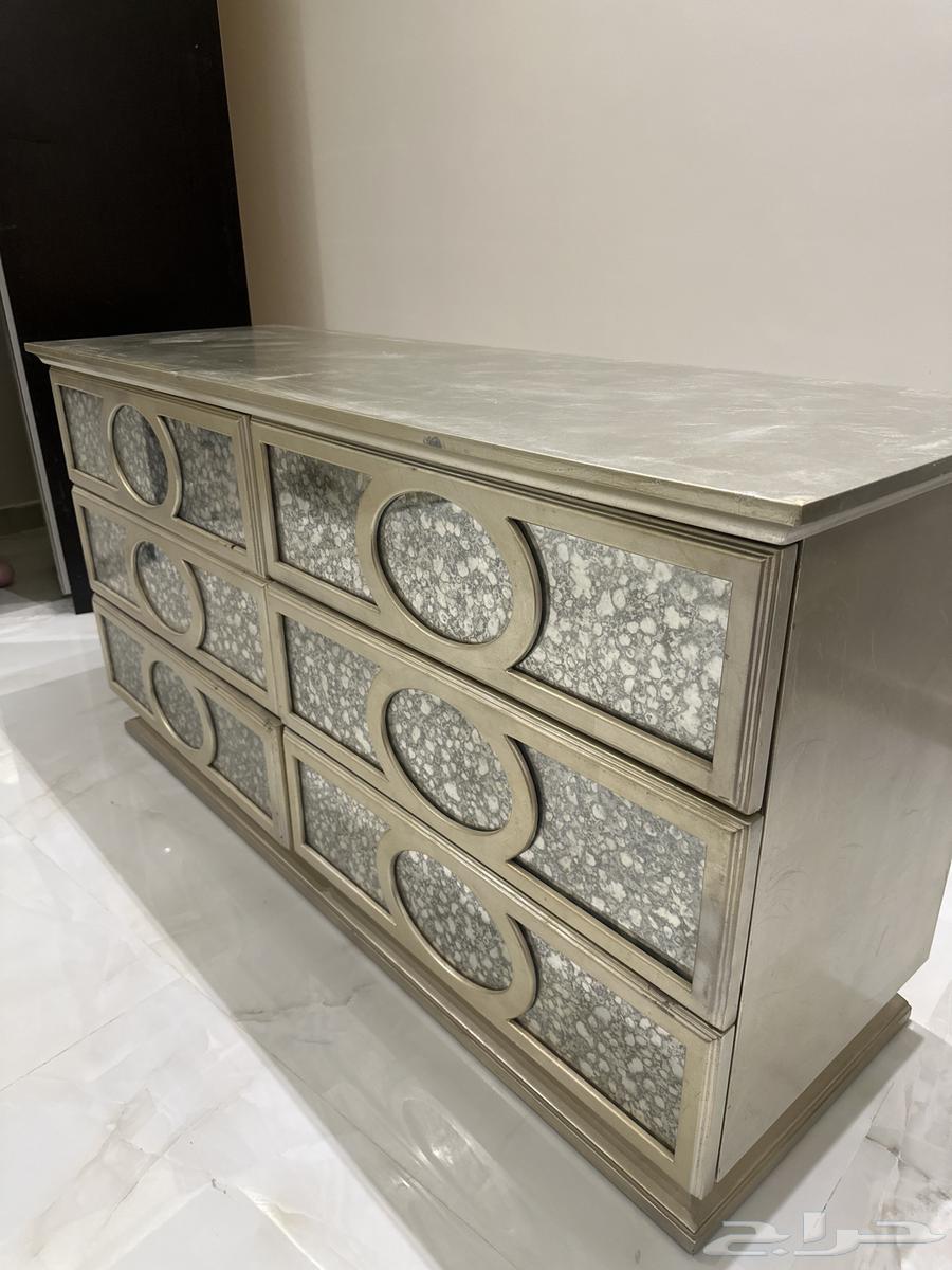 غرفة نوم فاخره بمرايا معتقه64374671309315113