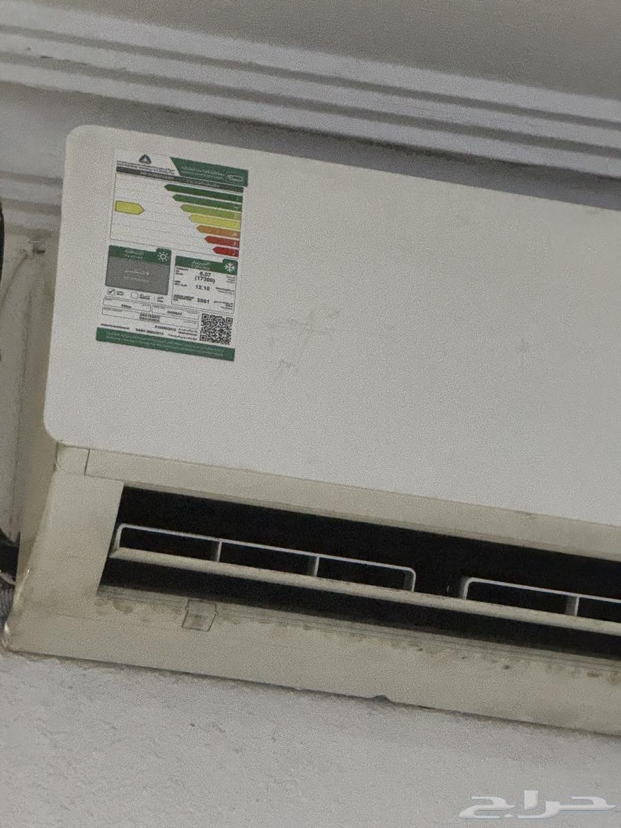 Semi-new split air conditioners, one Danst and the other Unics, one and a half ton64363517574785113