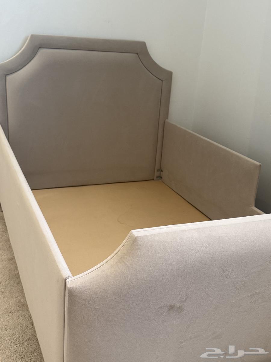 سرير أطفال ديزاين جديد استخدام قليل64368762156035112