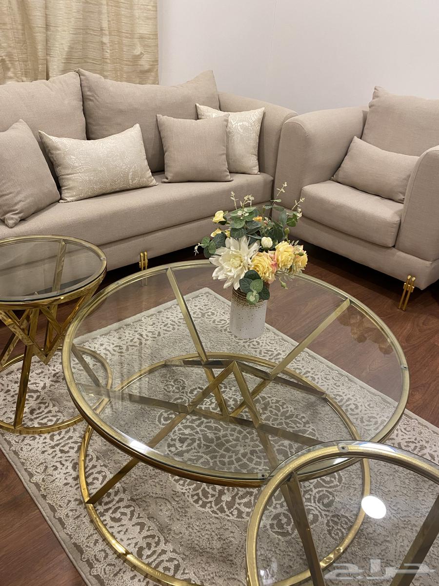 كنب جديد طقم كامل مع طاوله كبيره و4 طاولات خدمه64364379951490111