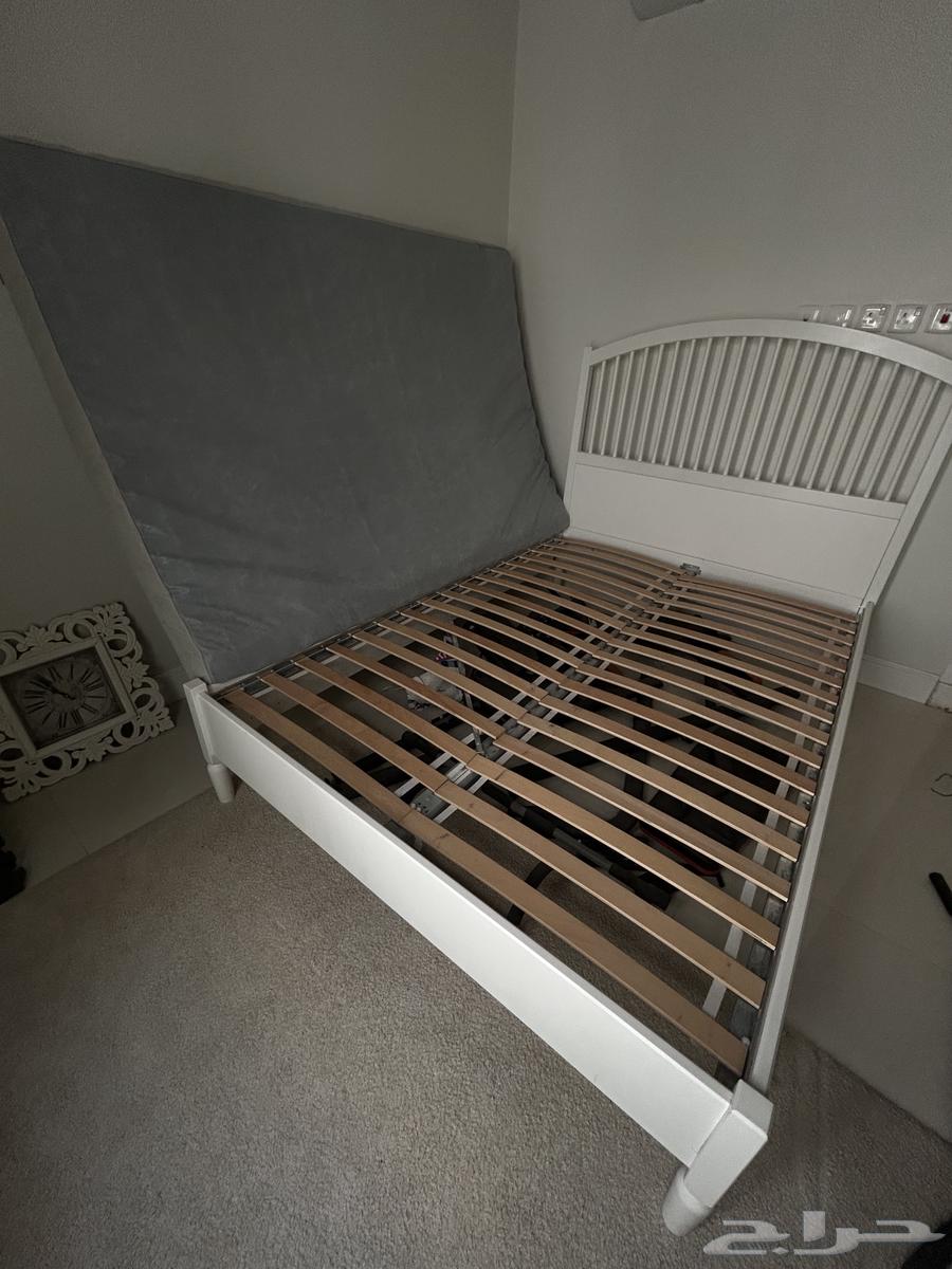 سرير شبه جديد مع المرتبه من ايكيا64366189992193110
