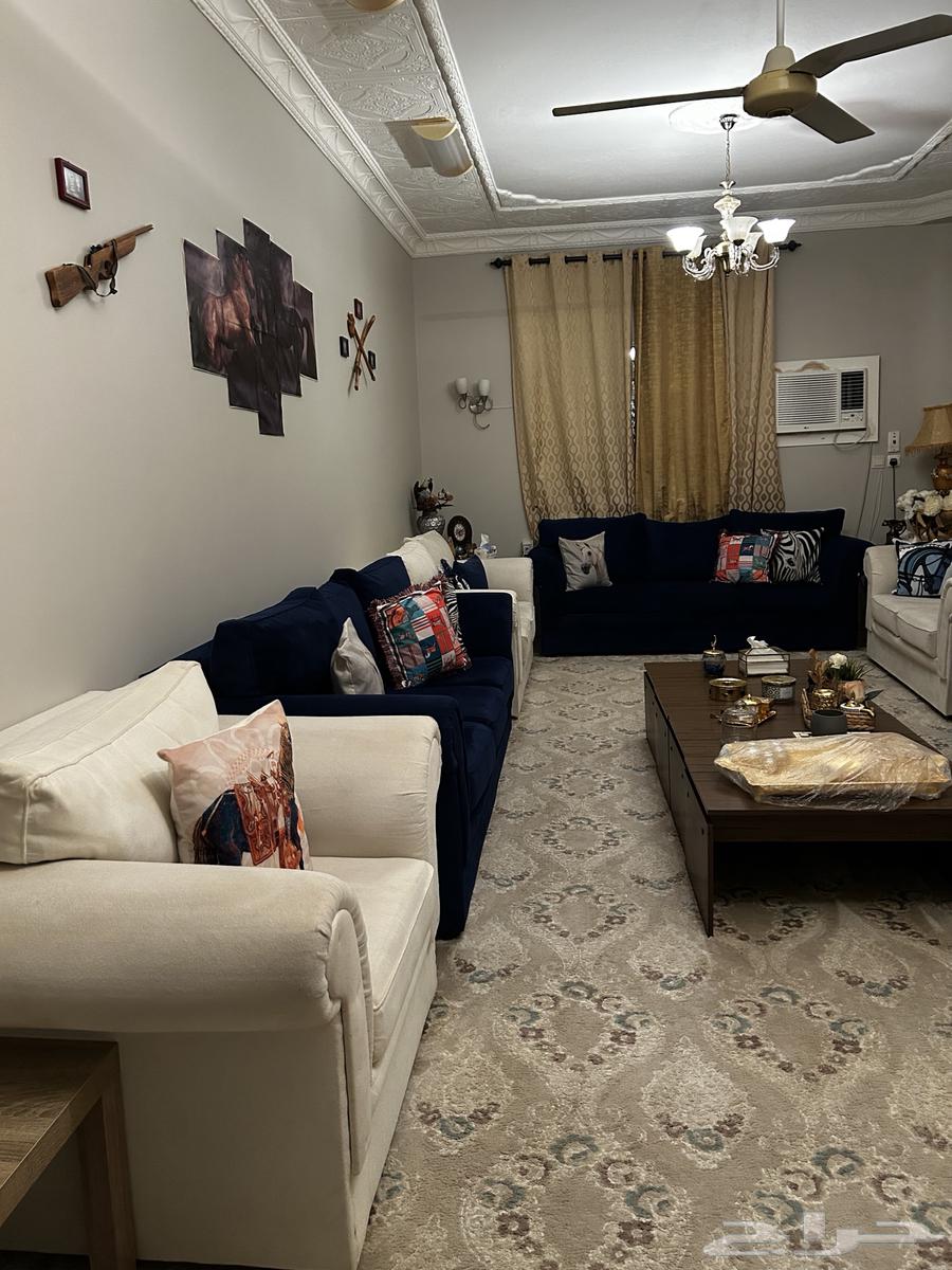 طقمين كنب والفرشه اللي ف الصوره بدون الطاولات 400064373551236354111