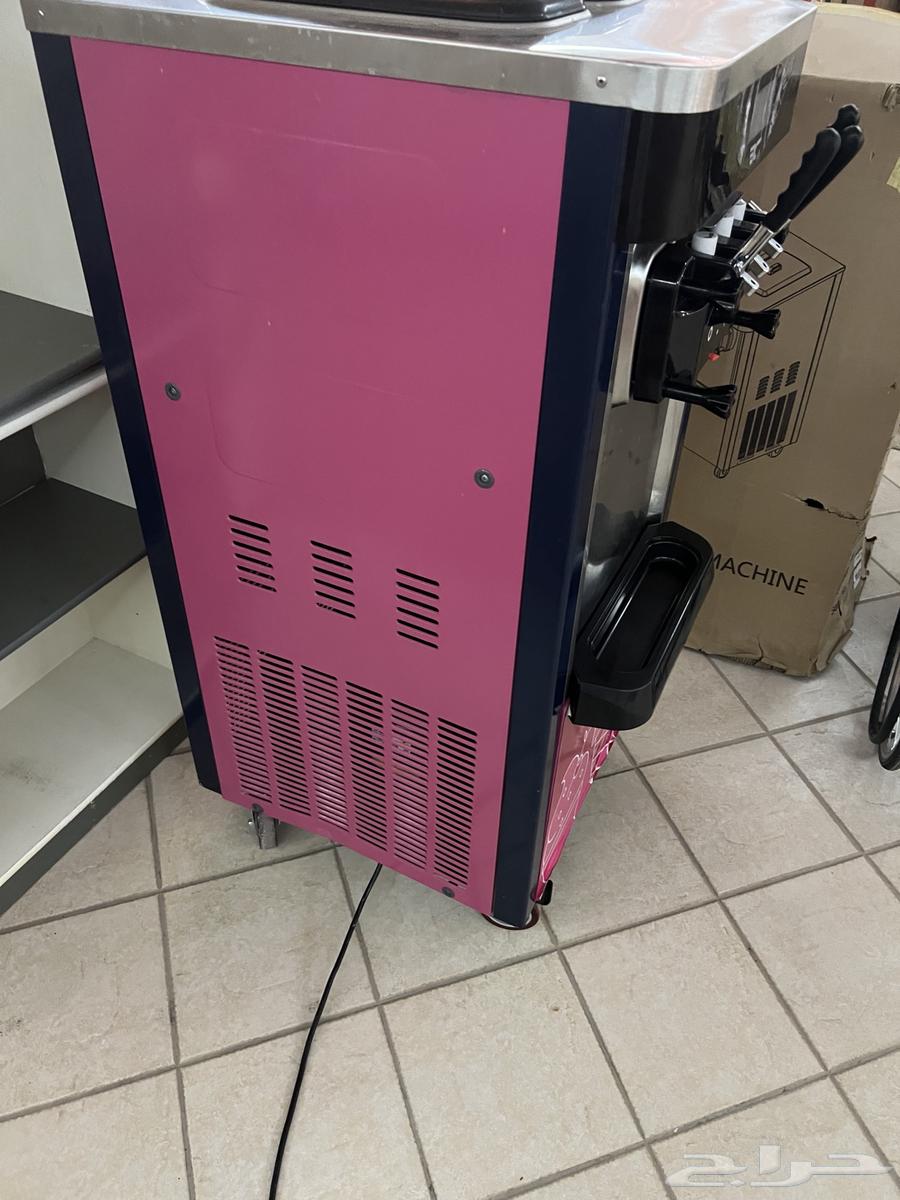 Ice cream machine in very excellent condition64372170653443113