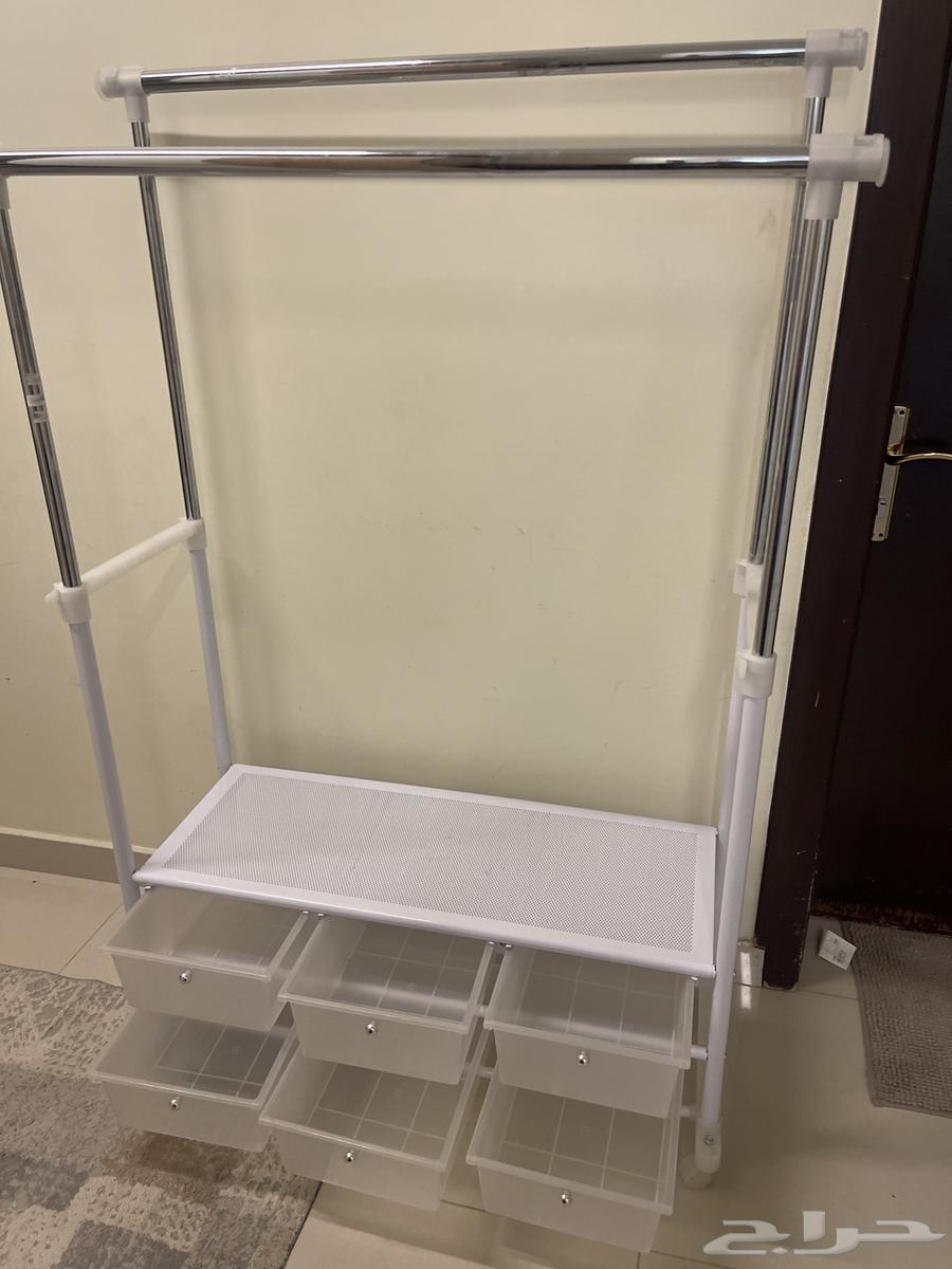 علاقة ملابس بأدراج64373861307266113