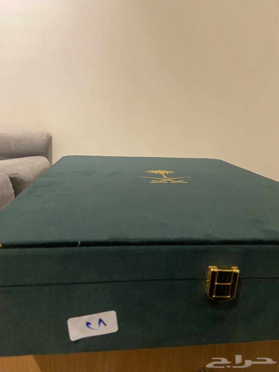 بشت اسود ملكي من العياف لم ي لبس بحالته الجدي ده64367858236545111