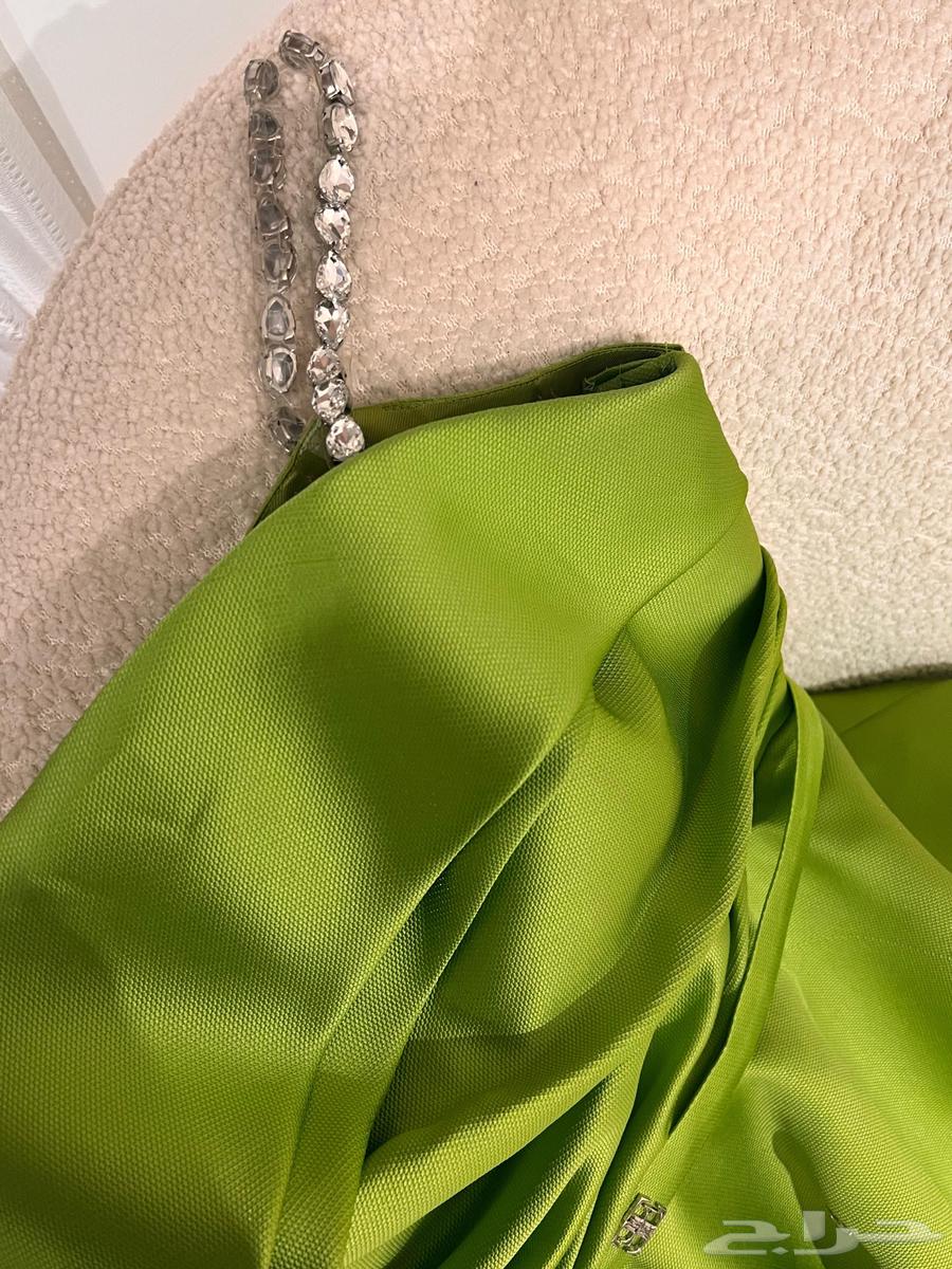 فستان من المصممه انتصار النجم64368266814339112