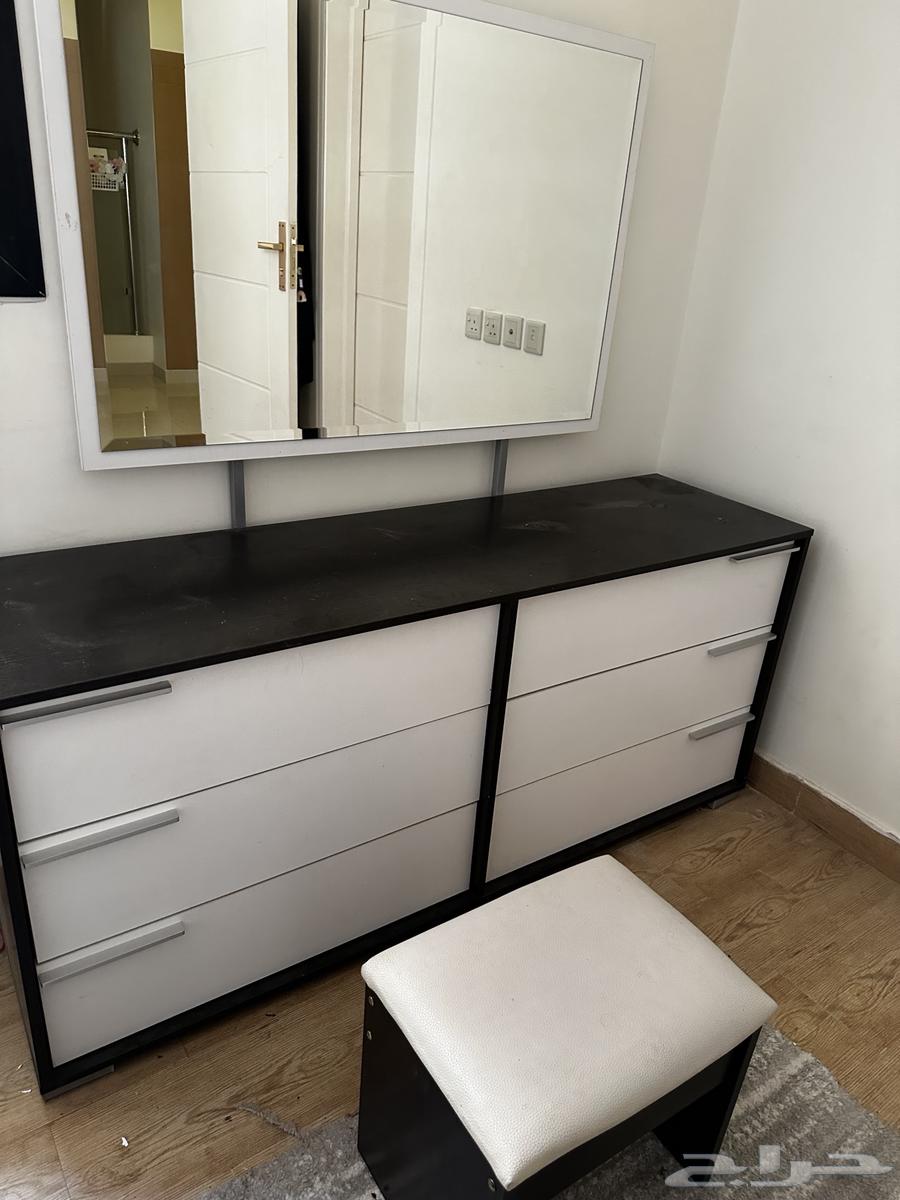 غرفة نوم مستعمله للبيع خشب ماليزي64376780874497111