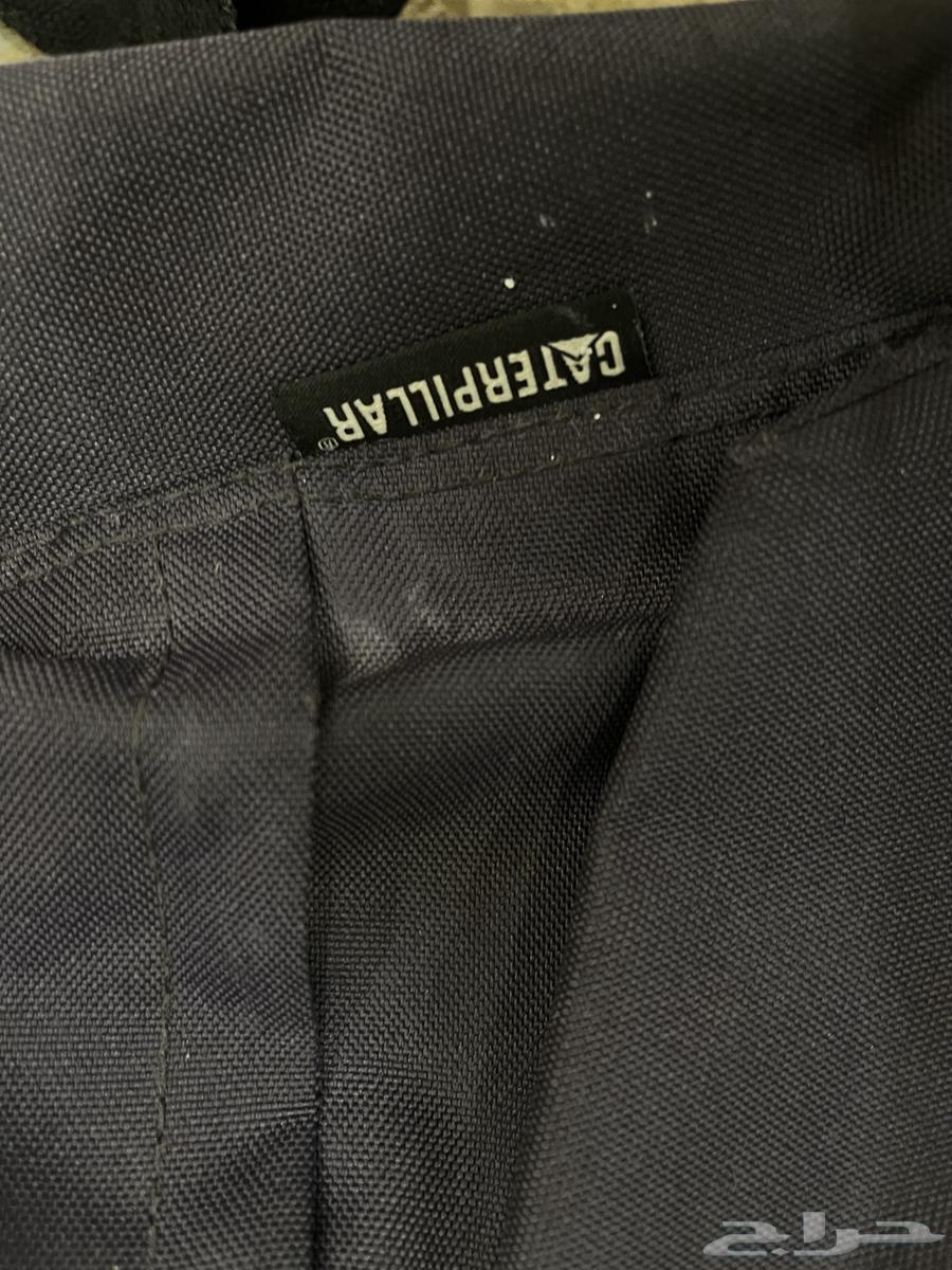 There is a Diddas brand and Cat brand in good condition with no defects64373388381442113