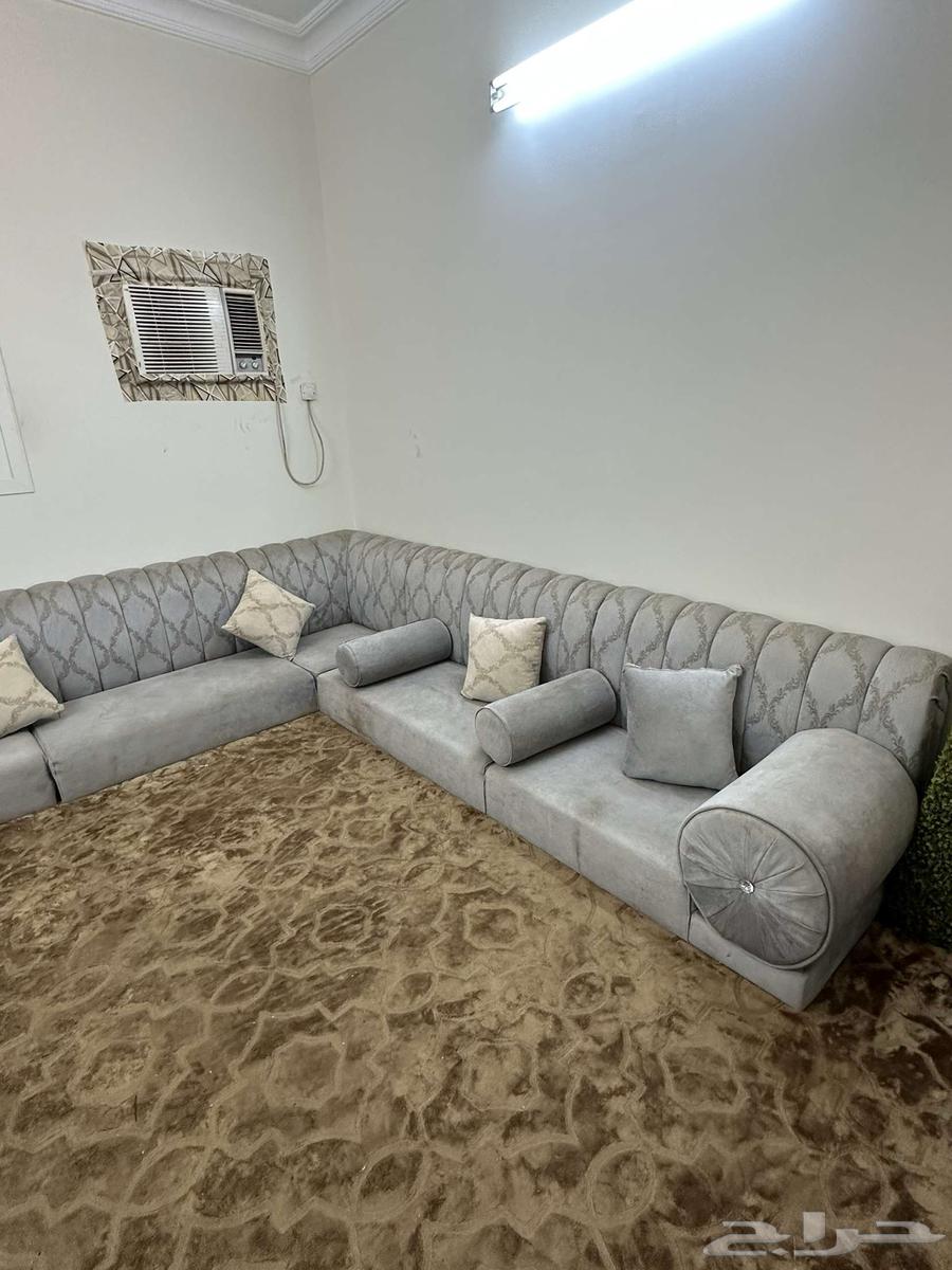 كنب أرضي رمادي للبيع64375917008643111